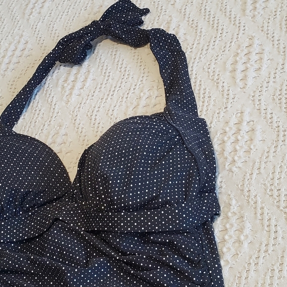 Padded Halter One Piece Swimwear - Picture 3 of 7